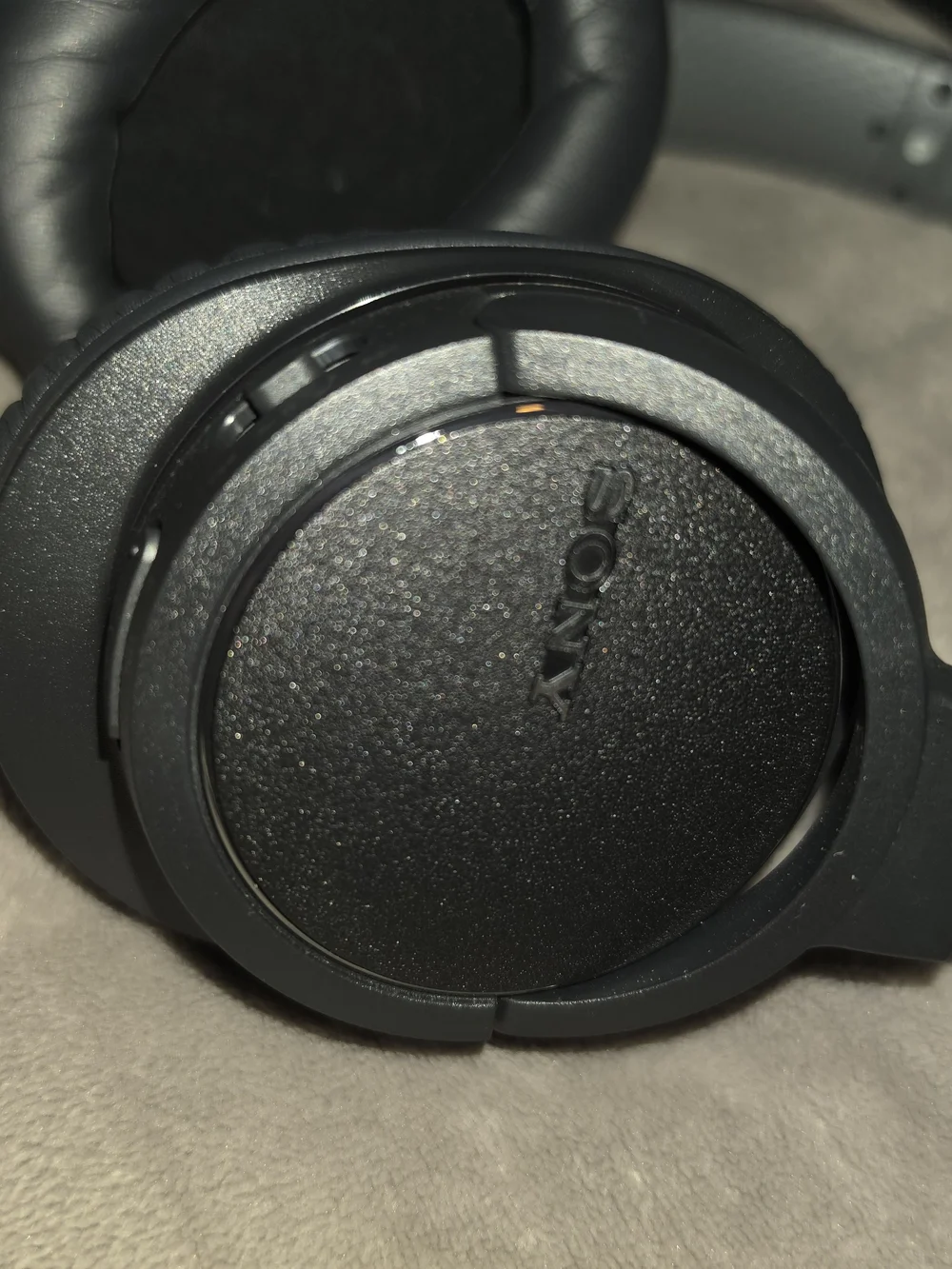 Sony Black Wireless Over-Ear HeadphonesSony MDR-ZX770DC wireless noise-cancelinc